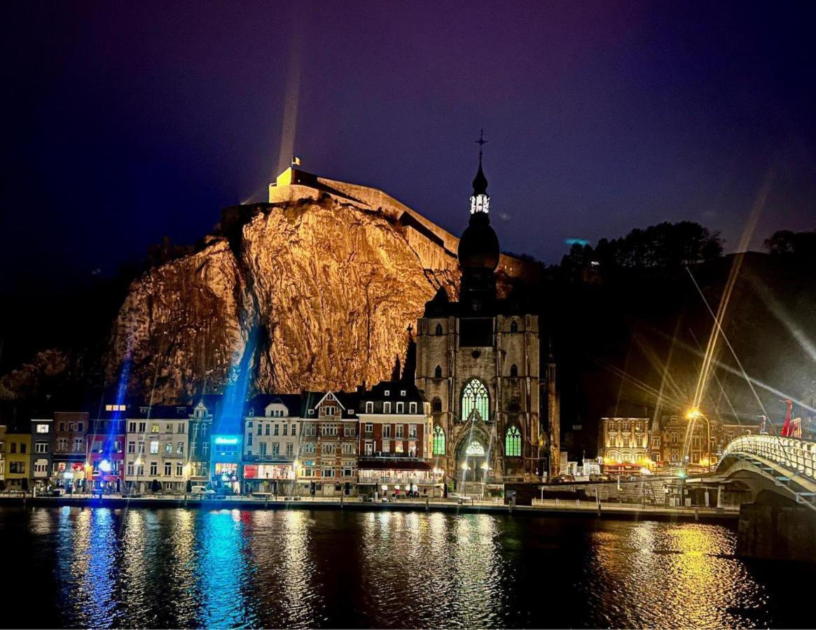 Au Pied De L'Abbaye De Leffe Hotel ดีน็อง ภายนอก รูปภาพ